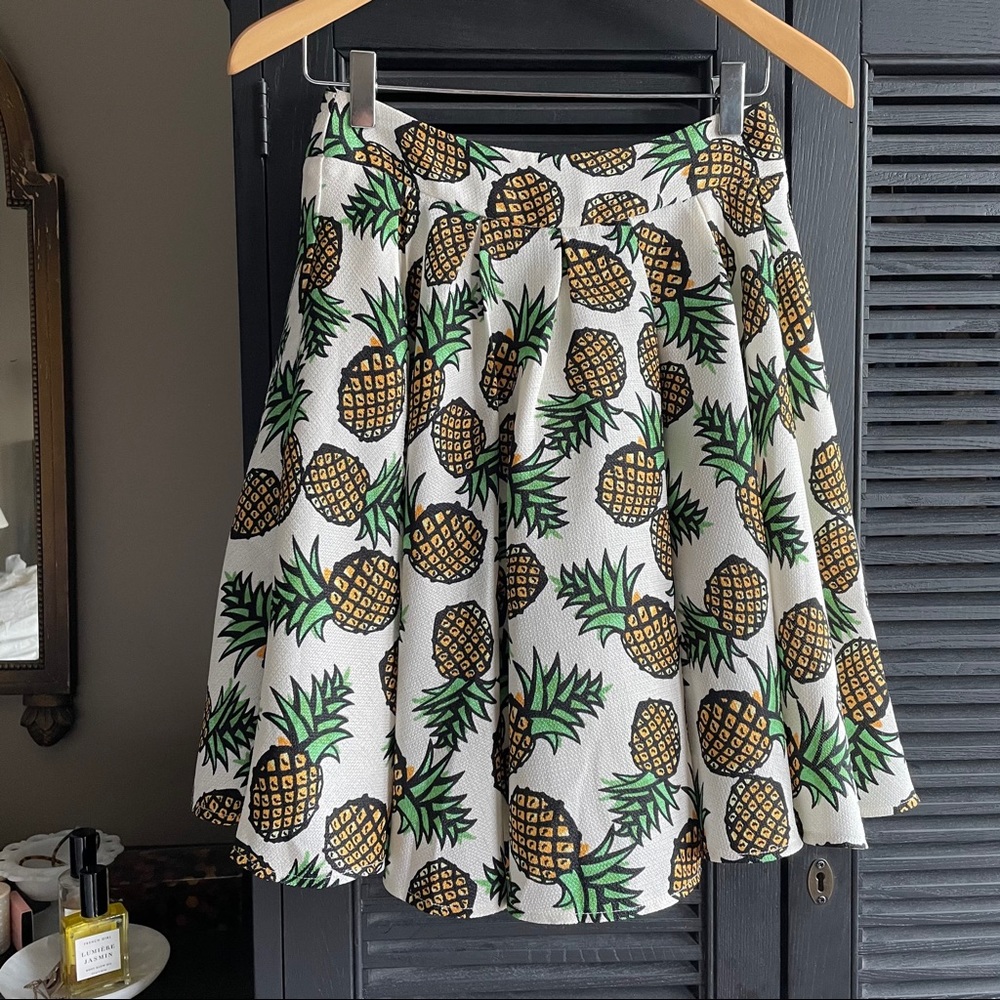 Pineapple circle skirt with tulle layer